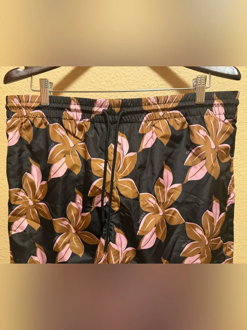 New Gucci Logo Floral Print Brown Pink Swim Shorts Size 52 / US L / Waist 34 38